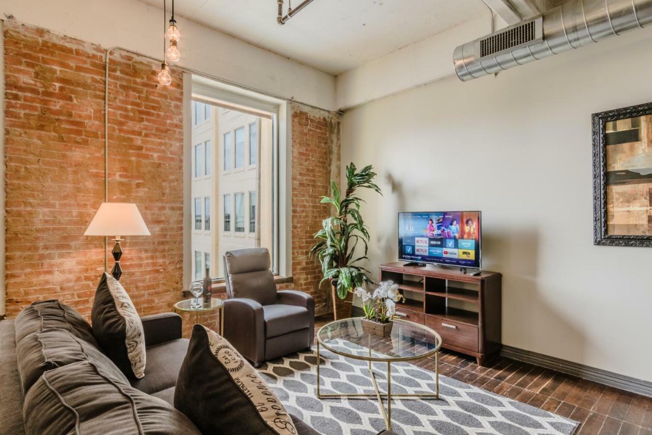 Regal Stays Corporate Apartments - Downtown Даллас Экстерьер фото