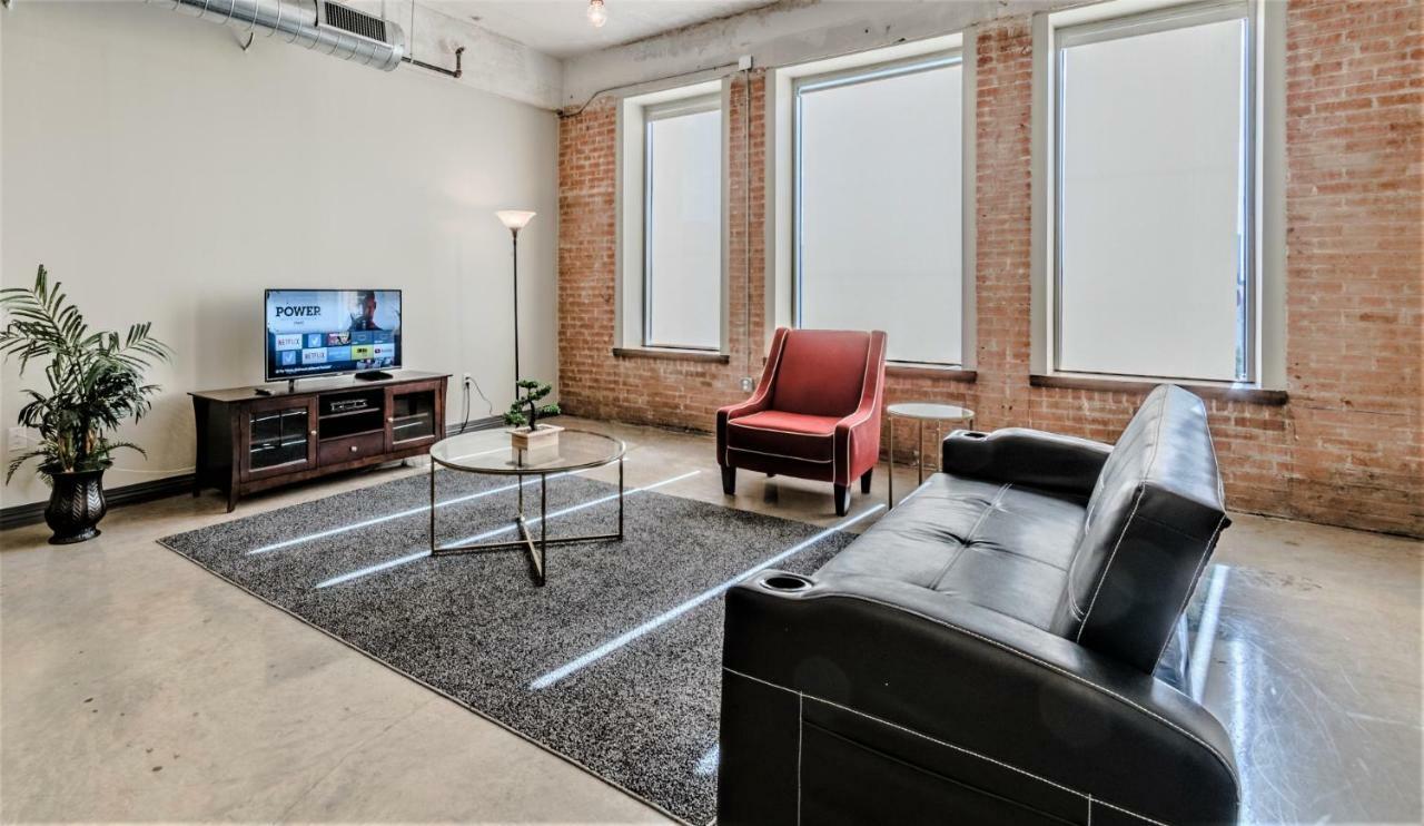 Regal Stays Corporate Apartments - Downtown Даллас Экстерьер фото