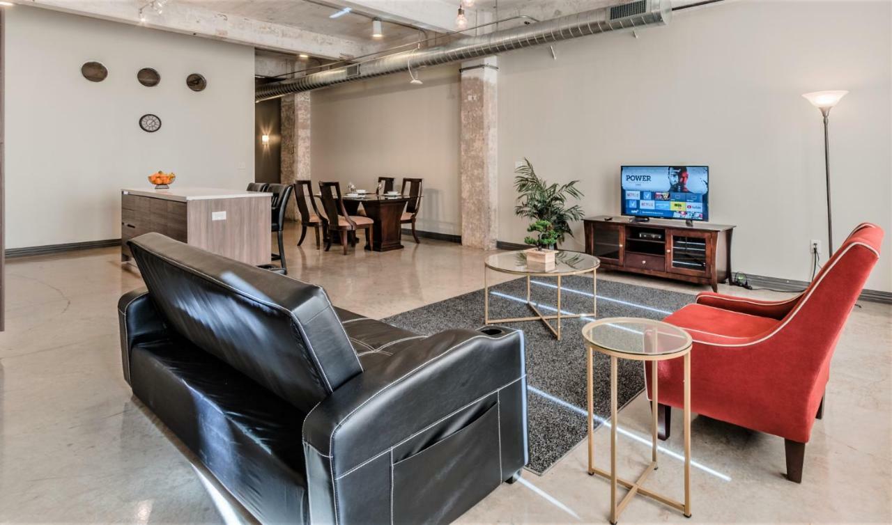 Regal Stays Corporate Apartments - Downtown Даллас Экстерьер фото